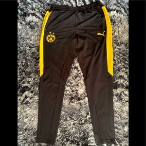 Men’s puma Borusia Dortmund pants size large